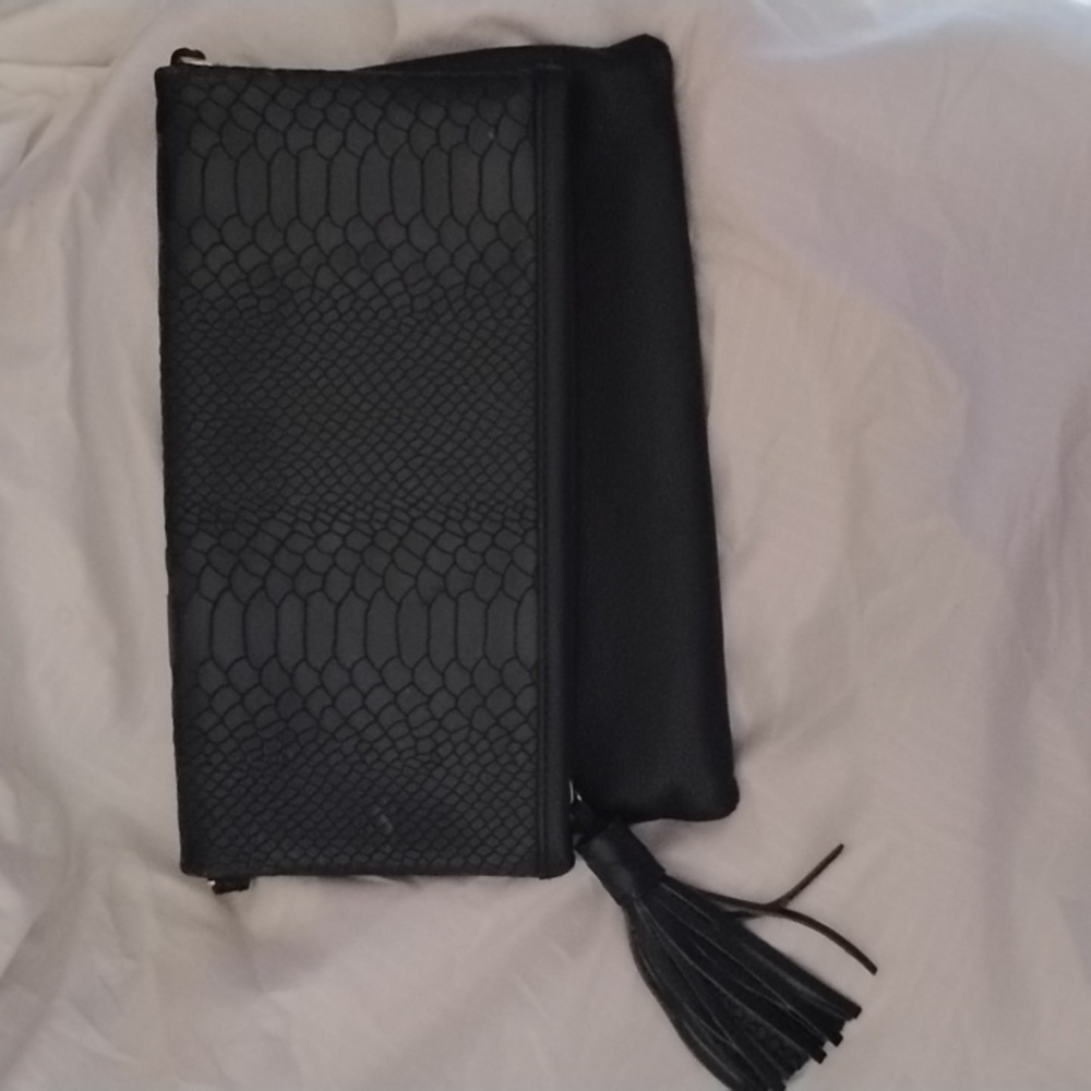 GiGi New York Large Embossed Leather Crossbody Bag